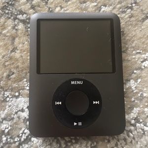 Apple iPod nano 8Gb- without headphones.